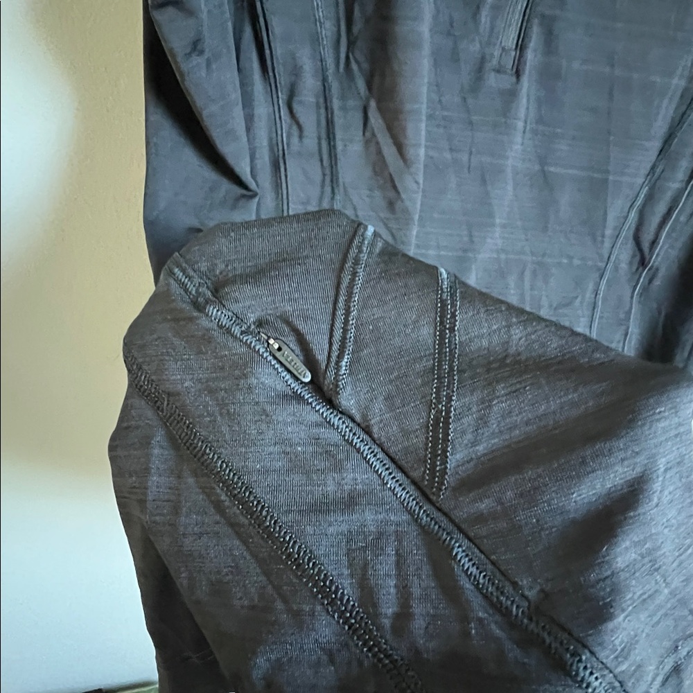 Athleta Black Sleeveless Top - Picture 4 of 5